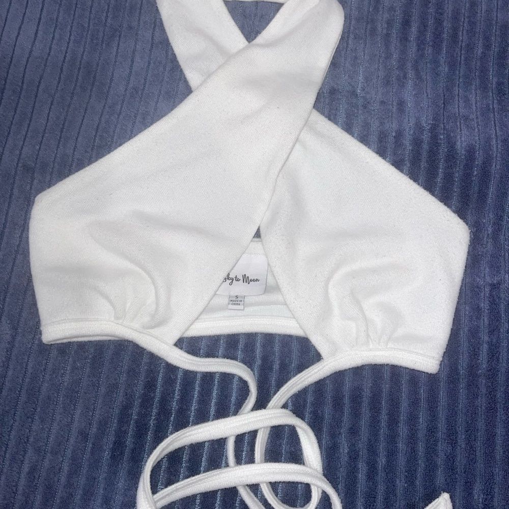 NWOT Sky to Moon White Halter Tie Top - Picture 6 of 6